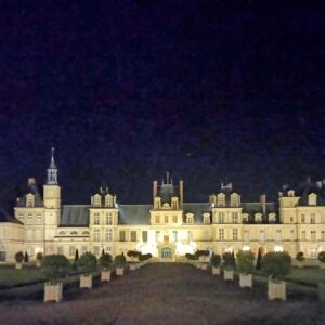 Chateau de Fontainebleau la nuit