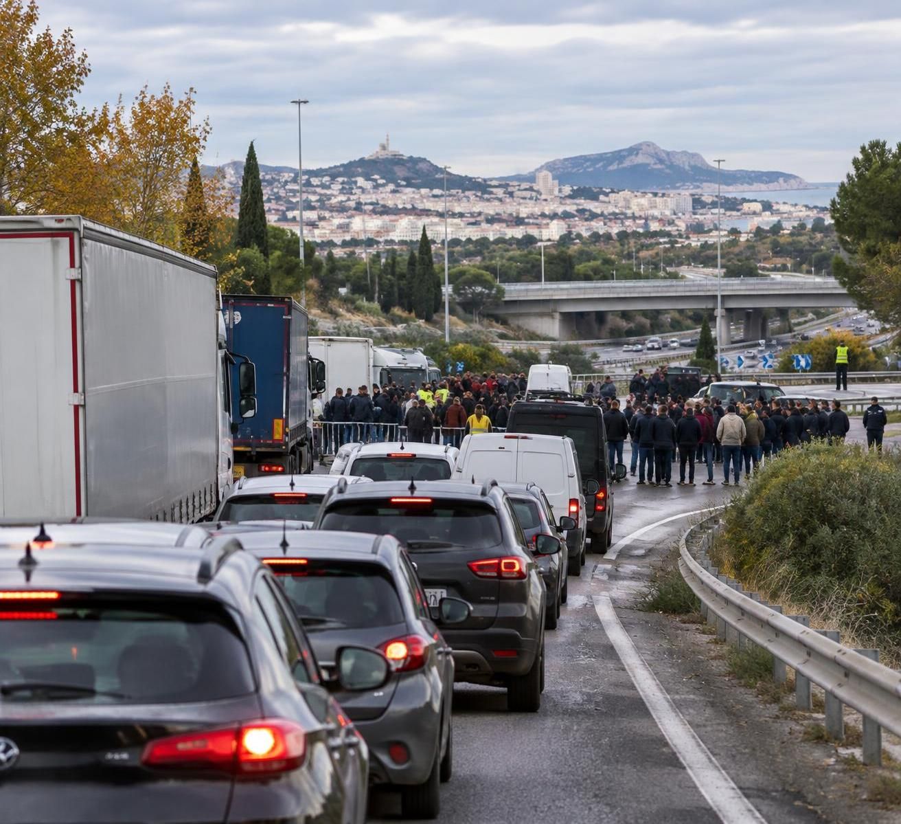 manifestation en ville et barrage sur l’a9 : découvrez les perturbations de circulation à prévoir le 17 octobre et les secteurs concernés.