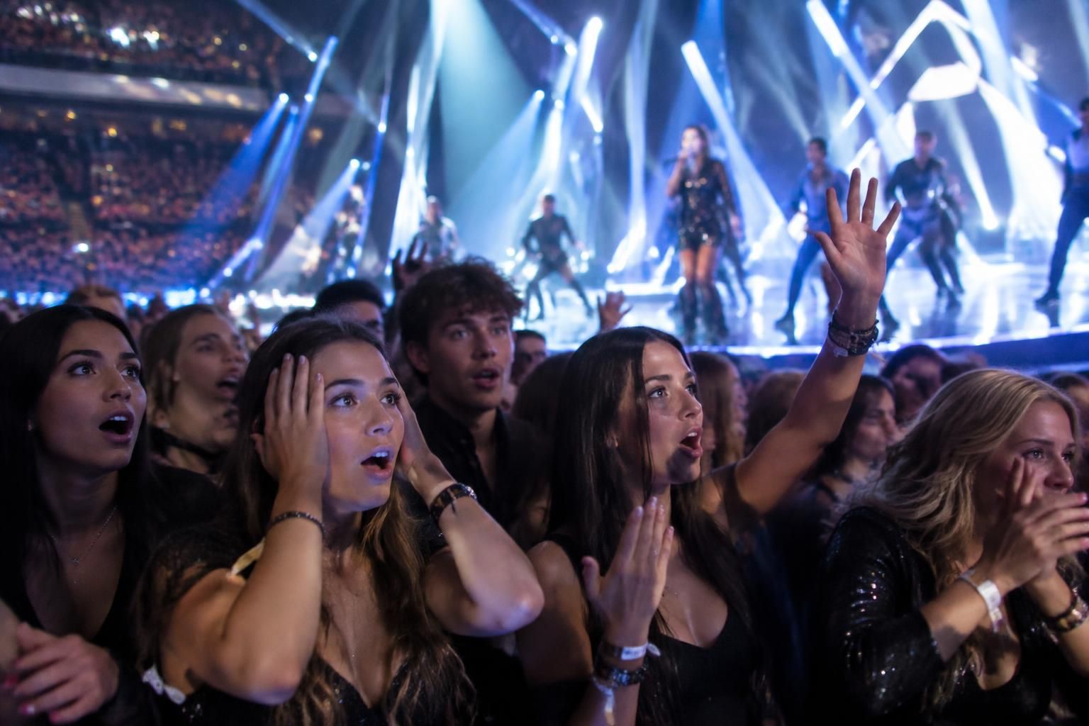 aux nrj music awards, une prestation de la star academy suscite de vives réactions chez les fans, certains la qualifiant de « désastre ».